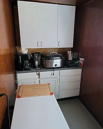 Huge Butlers pantry 