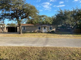 108 Sweet Bay St, Rockport, TX 78382
