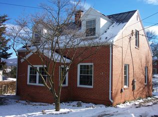 214 W 8th St, Front Royal, VA 22630