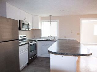 77 Rochdale St, Auburn, MA 01501