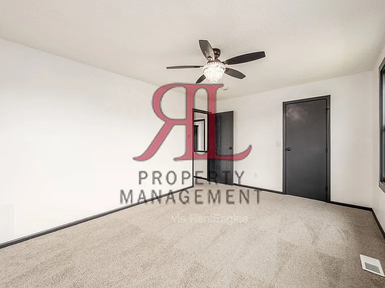 5932 Waterview Dr — Photo 31
