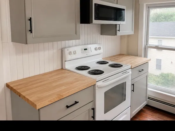 6 Mount Pleasant St #6, Newmarket, NH 03857