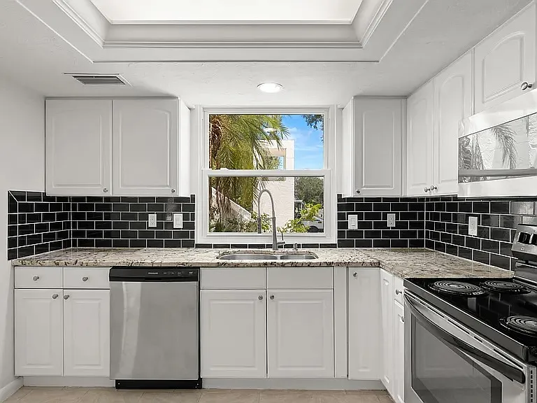 5084 Marsh Field Rd — Photo 3