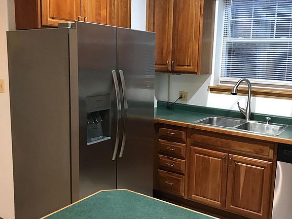 4th image of 838 W Windsor Ave