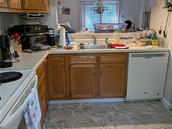 3rd image of 313 Tyler Dr