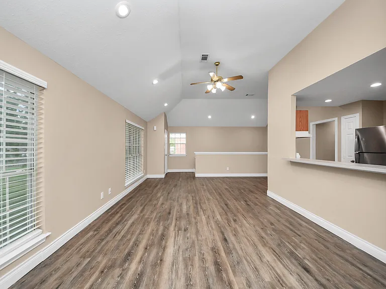 1163 Lovett St — Photo 23