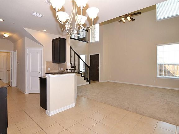 3rd image of 185 Barrington Ln
