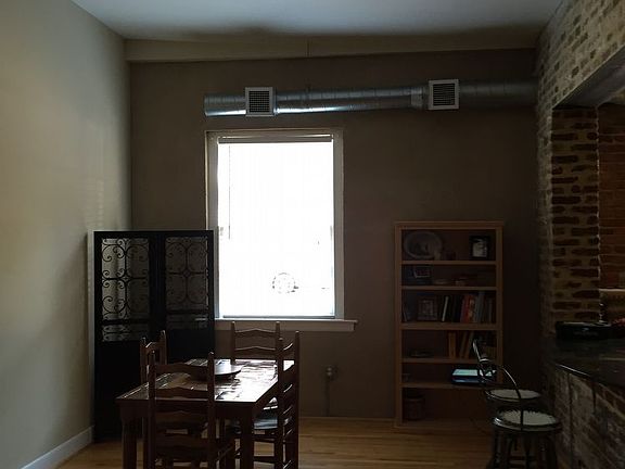 4th image of 2501 E Franklin St