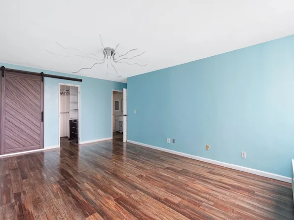 200 Winston Drive image 15 of 28