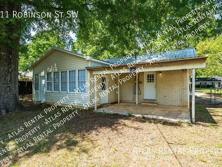 211 Robinson St SW — Photo 2