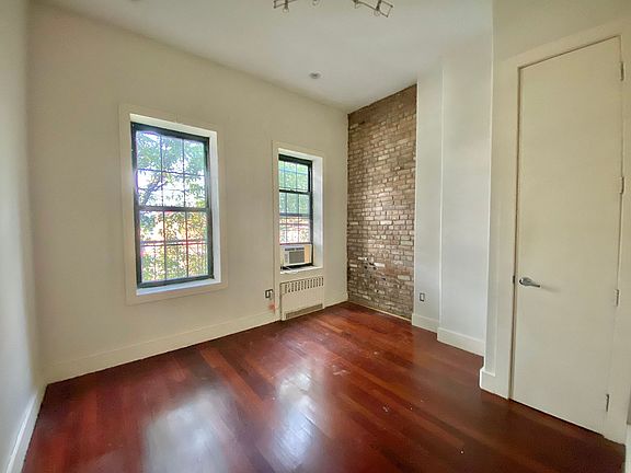 3rd image of 1011 Pacific St #3R