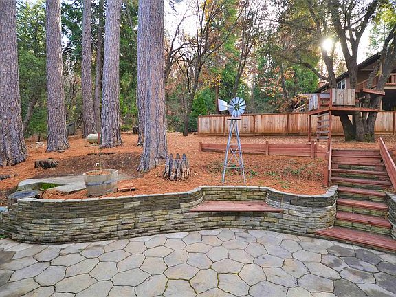 2nd image of 23533 Lakewood Dr