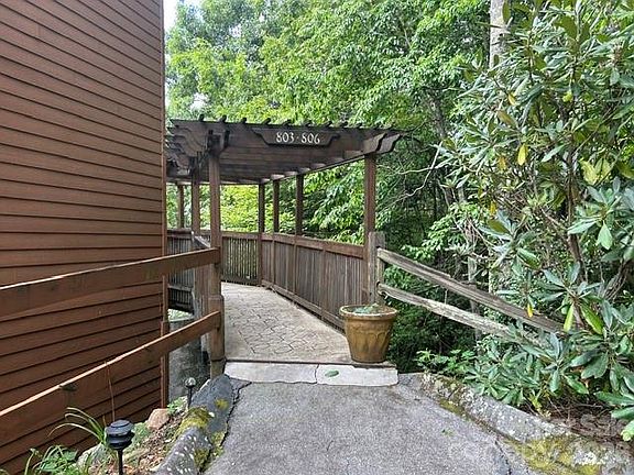 2nd image of 157 Toxaway Views Dr