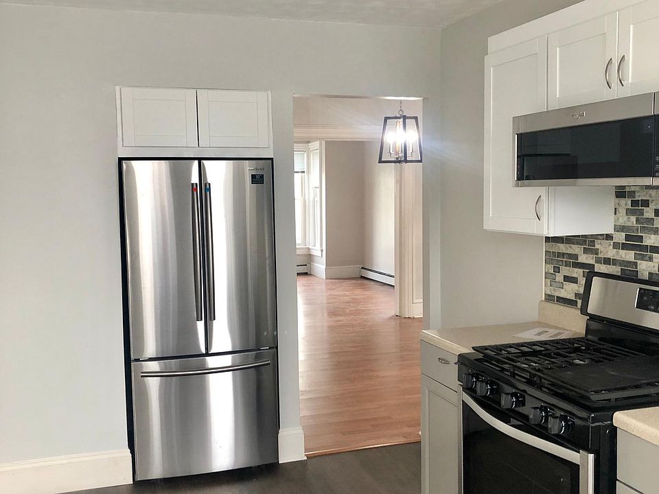 1st image of 38 Vine St #1