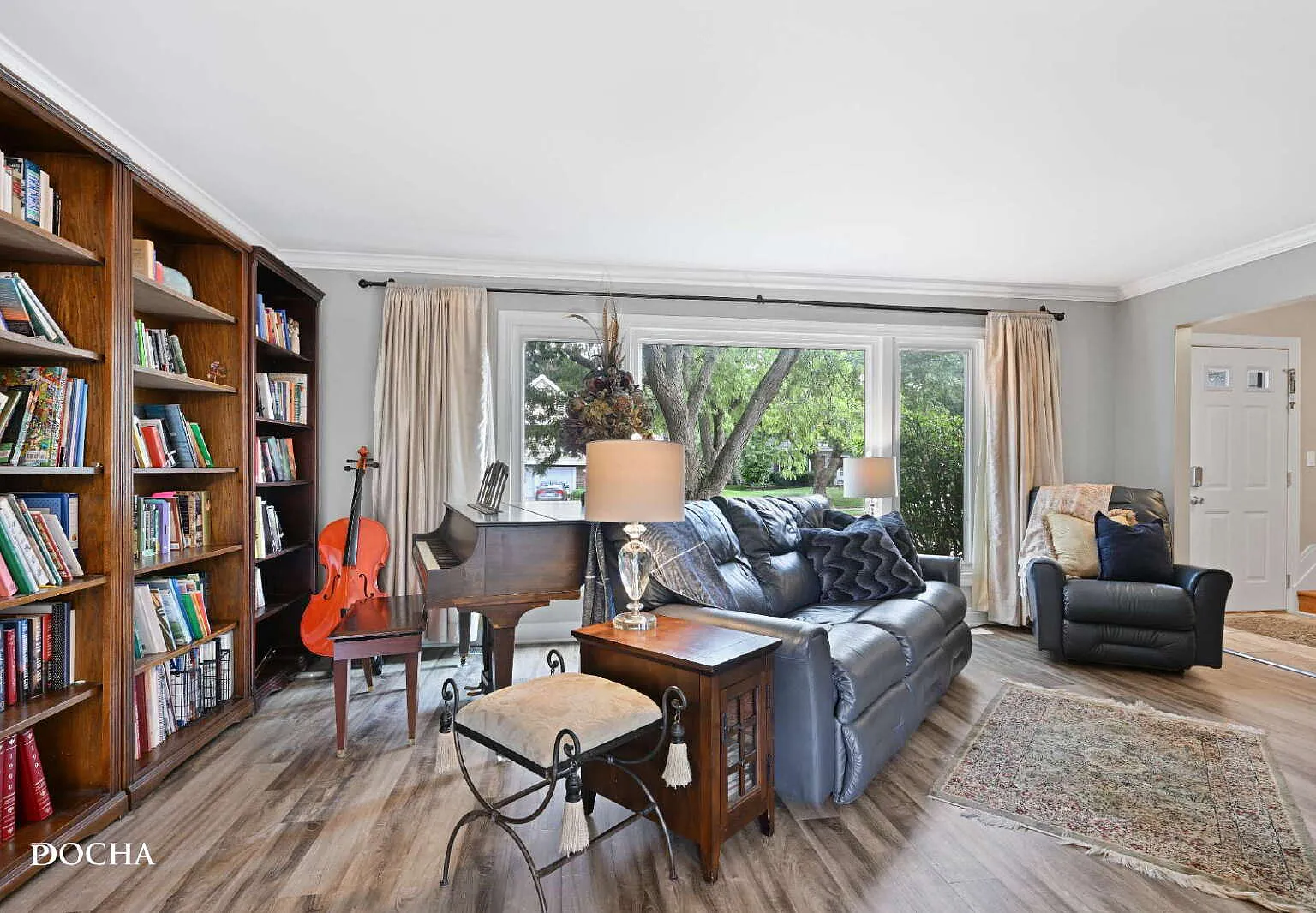 3 bed, 2.5 bath, 1839 sqft, $4,500 — Photo 2