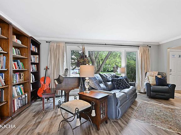 2nd image of 2257 Woodland Cir