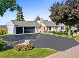 2947 Bay Settlement Rd, Green Bay, WI 54311
