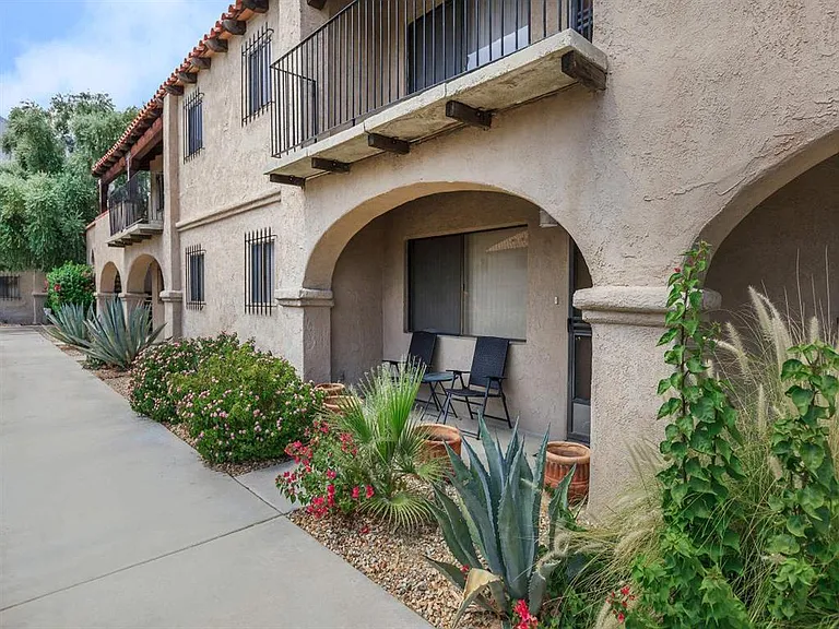 San Jacinto RC Apartments — Photo 43