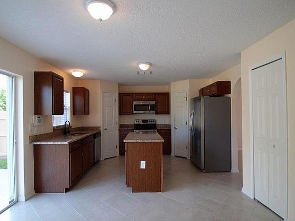 4th image of 8516 105th Ave