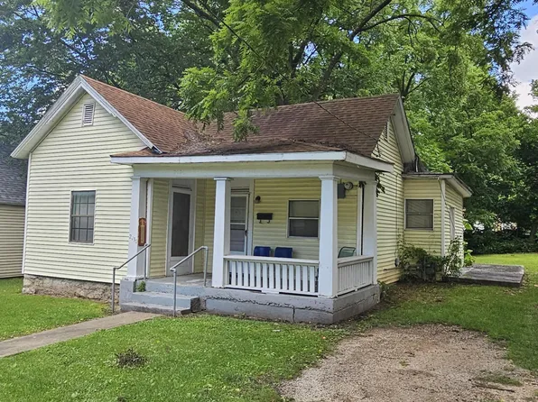 2130 N Travis Avenue, Springfield, MO 65803