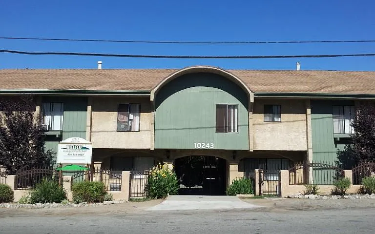 10243 Samoa Ave #201 — Photo 1