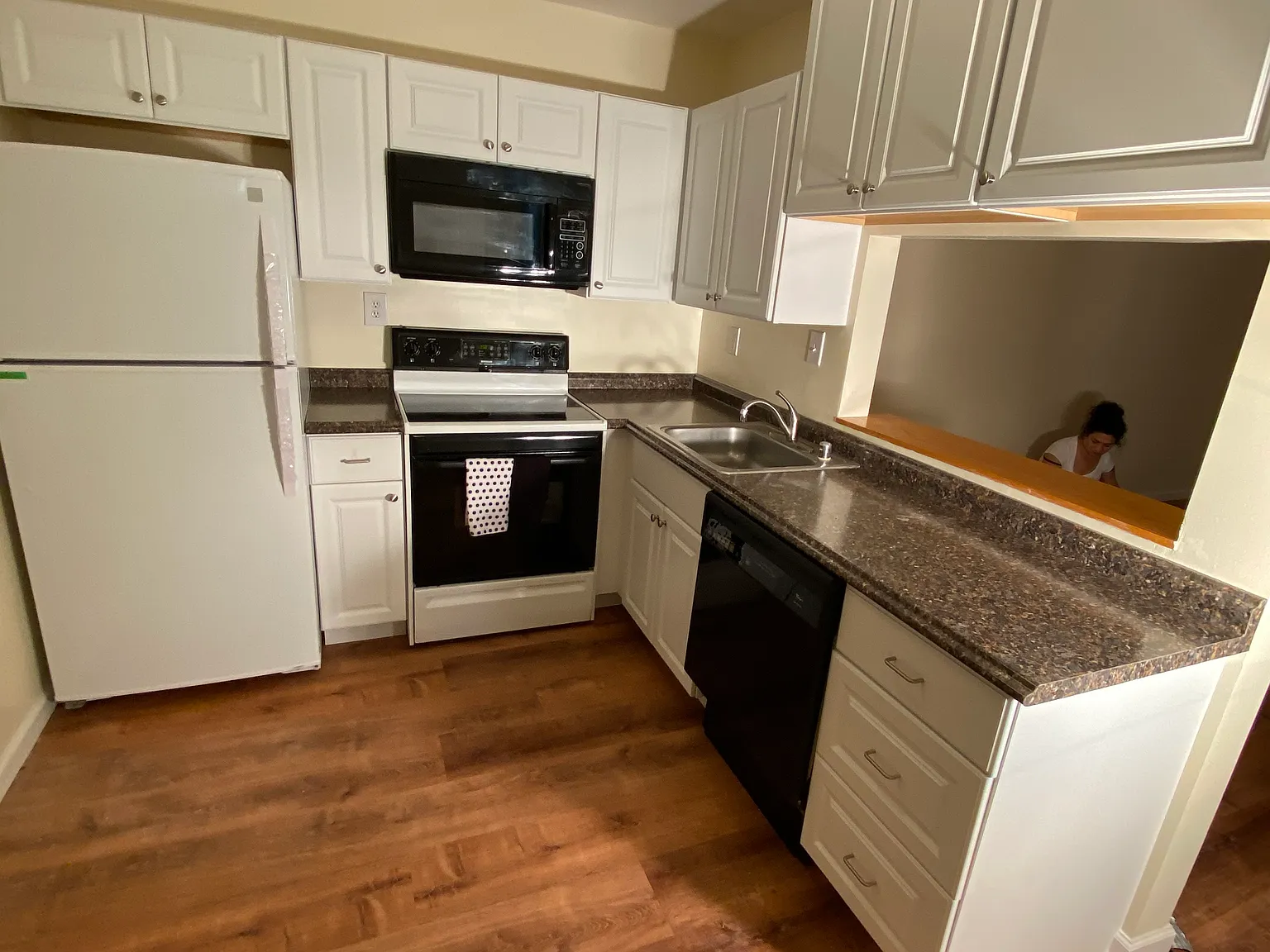 1719 Bancroft Ln — Photo 2