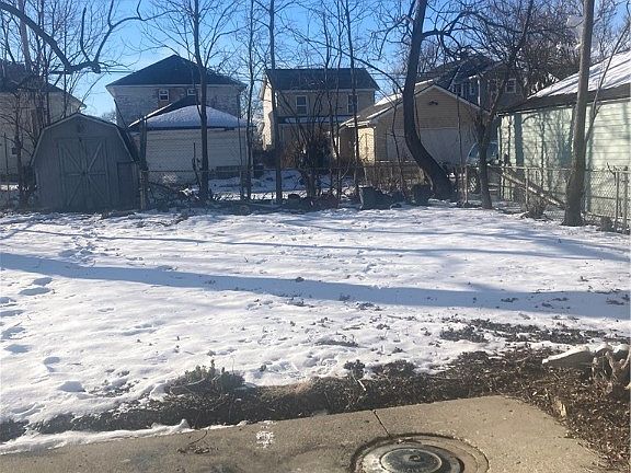 4th image of 2109 Catalpa Dr