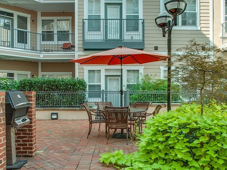 3000 Vanderbilt Pl #322 — Photo 10