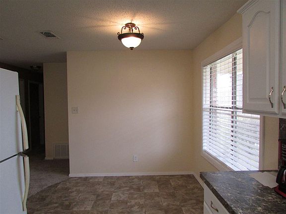 4th image of 1094 Sherwood Forest Dr