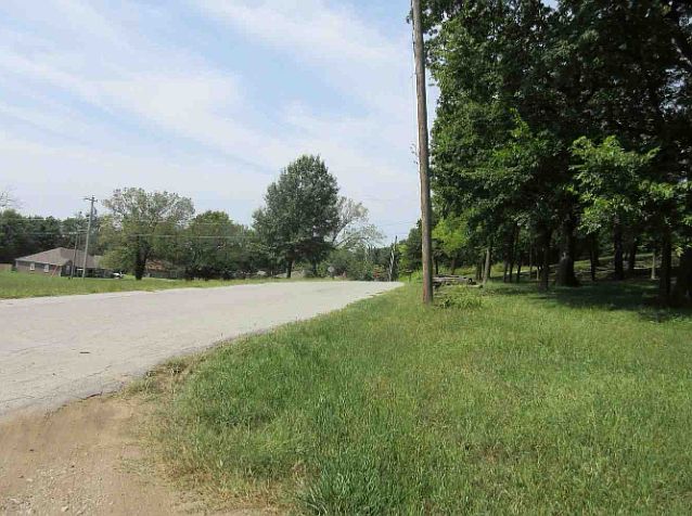 2nd image of 1328 Crestwood Dr