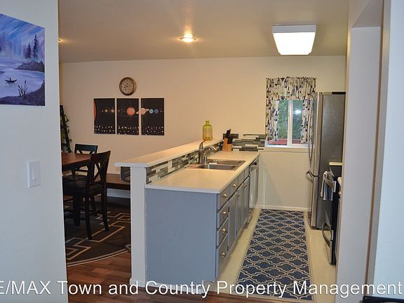 4th image of 1331 NW Slate Ln Unit 104