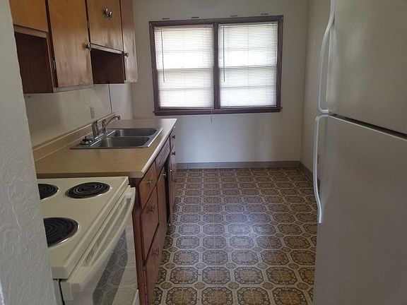 5th image of 1603 Alpha St