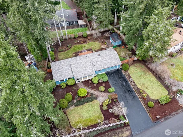 380 E Mountain View Drive, Allyn, WA 98524