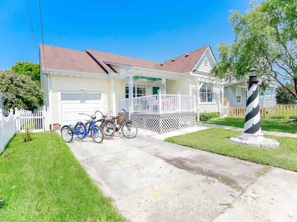 9561 1st View St, Norfolk, VA 23503