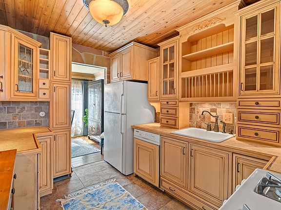5th image of 1003 Sandpiper Ct