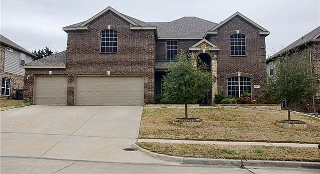 1st image of 823 S Highland Dr