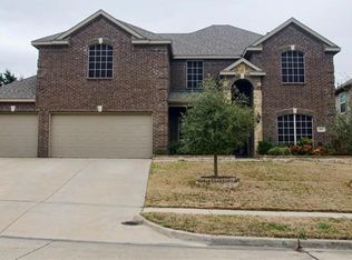 823 S Highland Dr, Cedar Hill, TX 75104