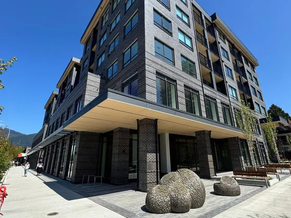 110 E 17th St, North Vancouver, BC