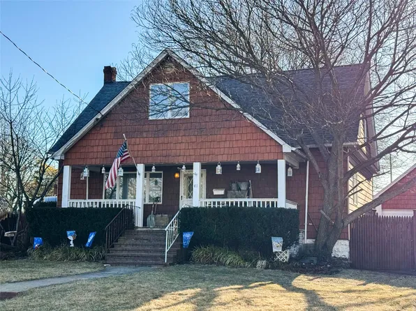 41 S Oregon Road, West Babylon, NY 11704