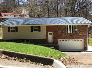 496 Westmoreland Rd, Charleston, WV