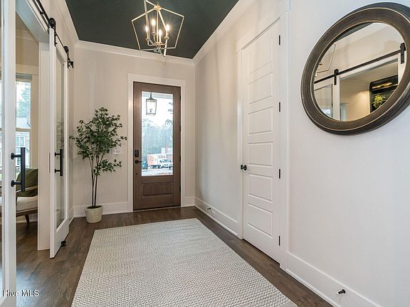 4th image of 102 Keswick Lane