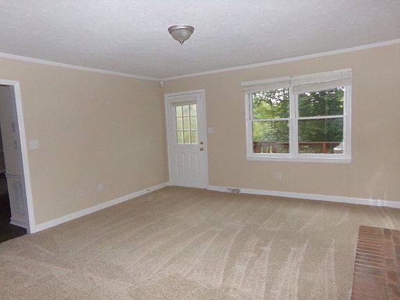 3rd image of 332 Hanley Cir