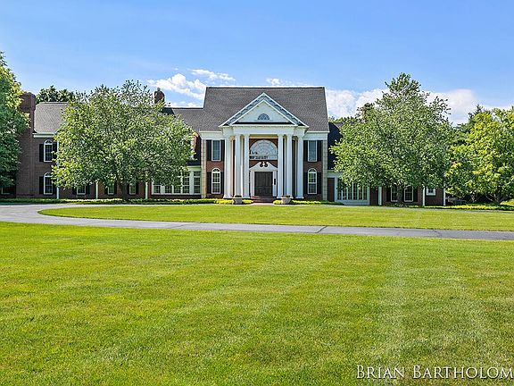 4th image of 560 Saddlebrook Dr NE