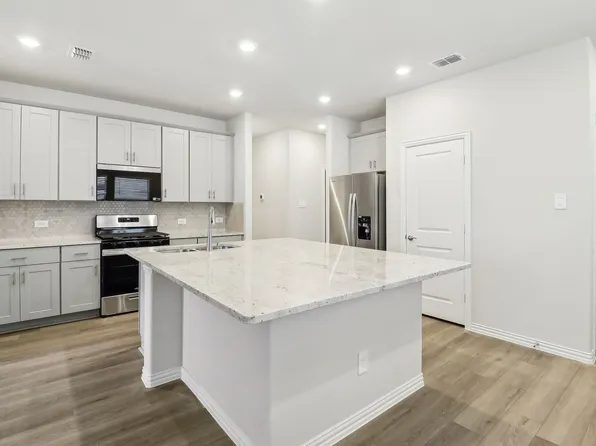 4001 Marble Falls Dr, Farmersville, TX 75442