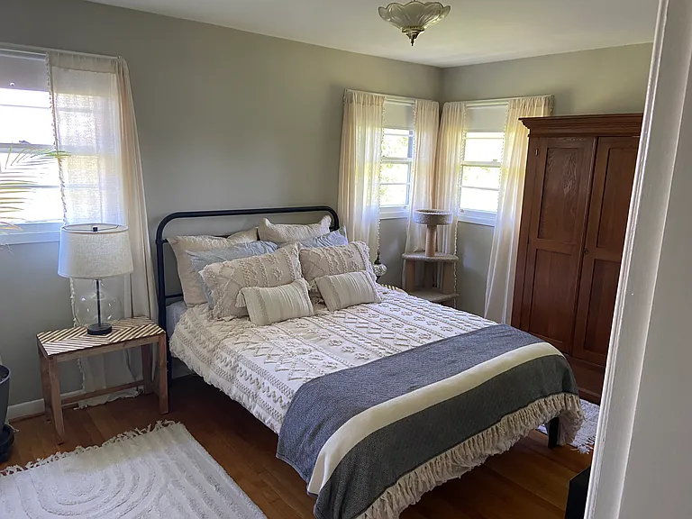Second bedroom