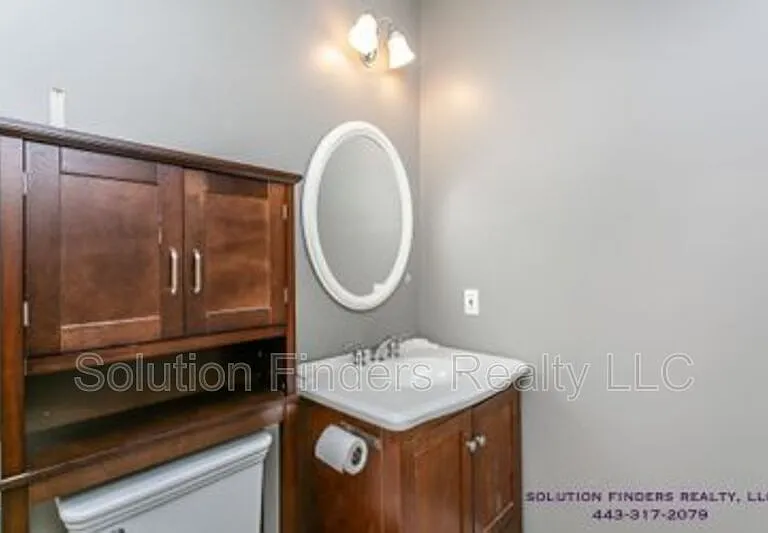 3403 Hudson St — Photo 9