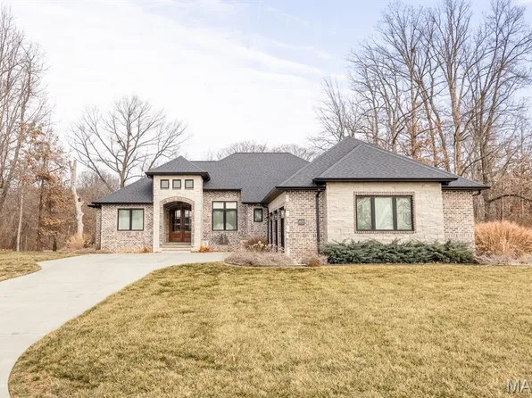 449 Tyler Dr, Troy, IL 62294