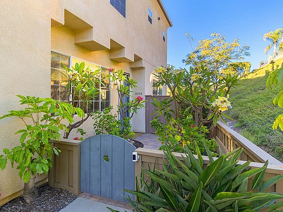 4th image of 11434 Miro Cir