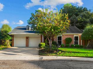 42 Robinwood Pl, Jackson, MS 39211