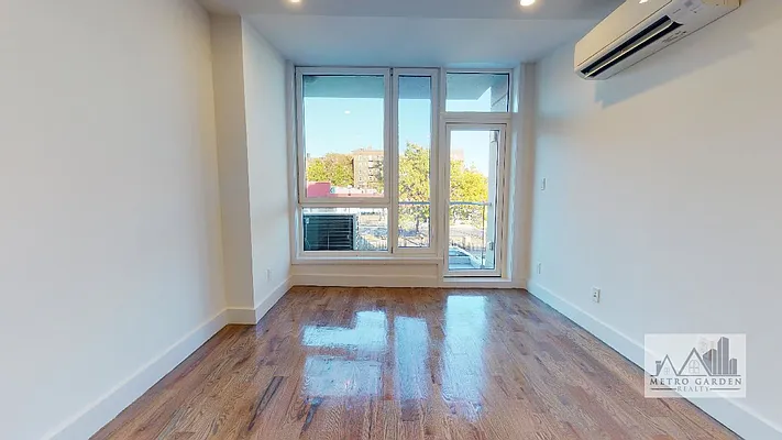 Rented by Metro Garden Realty NYC | media 24